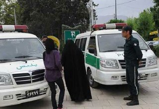 İran polisi sokaklardan uyuşturucu bağımlısı kadınları topluyor