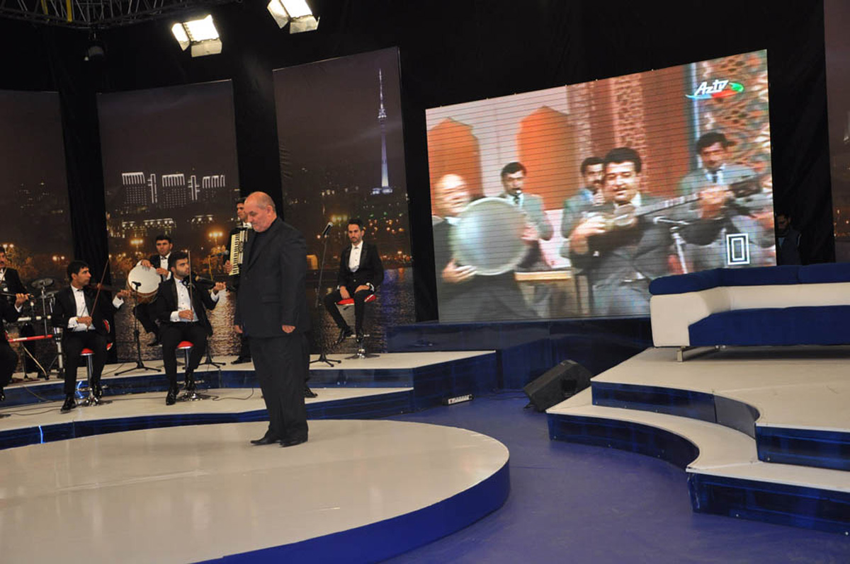 Очередной выпуск телепроекта "Бакинское время" посвящен мастеру мугама Гаджибабе Гусейнову (ФОТО)