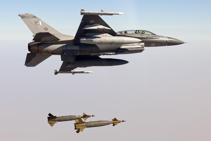 ВВС Пакистана уничтожили не менее 20 боевиков на северо-западе страны