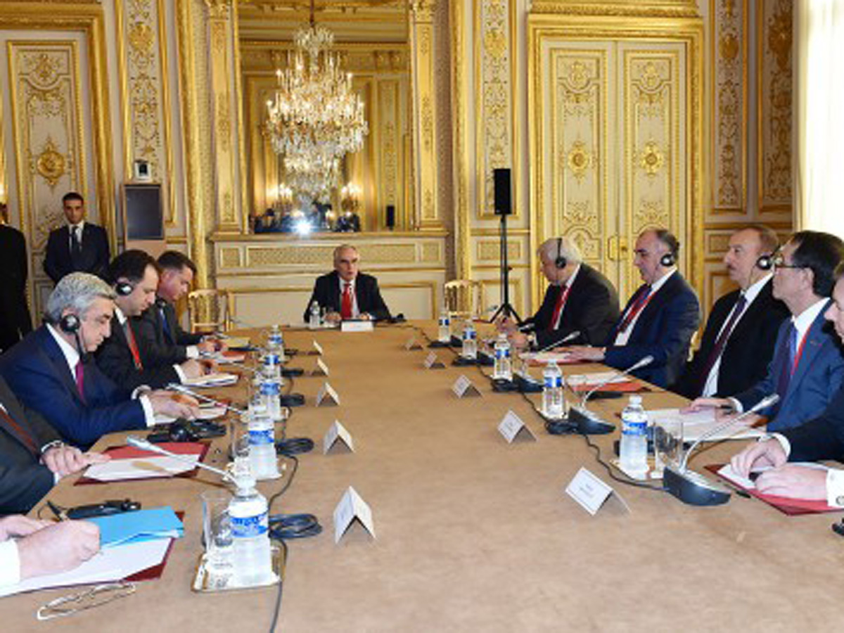 В Париже состоялась встреча президентов Азербайджана и Армении  (ФОТО)