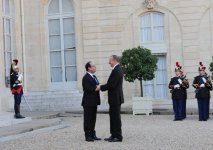 Azerbaijani, French presidents stress need to change status quo in Karabakh conflict