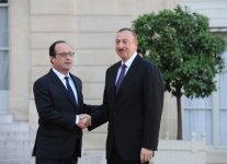 Президенты Азербайджана и Франции отметили необходимость изменения связанного с нагорно-карабахским конфликтом статус-кво (ФОТО)