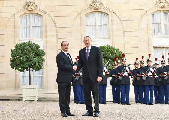 Azerbaijani, French presidents stress need to change status quo in Karabakh conflict