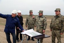 В Азербайджане продолжается проверка боеготовности прифронтовых военных частей (ФОТО)
