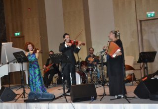 В Баку прошел вечер классической музыки Ойи Эргюн  и Энгина Аталая (ФОТО)