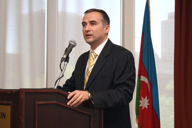 Чехия намерена сменить российский рынок на азербайджанский - посол