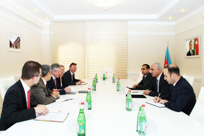 EIB продолжит финансировать частные банки Азербайджана