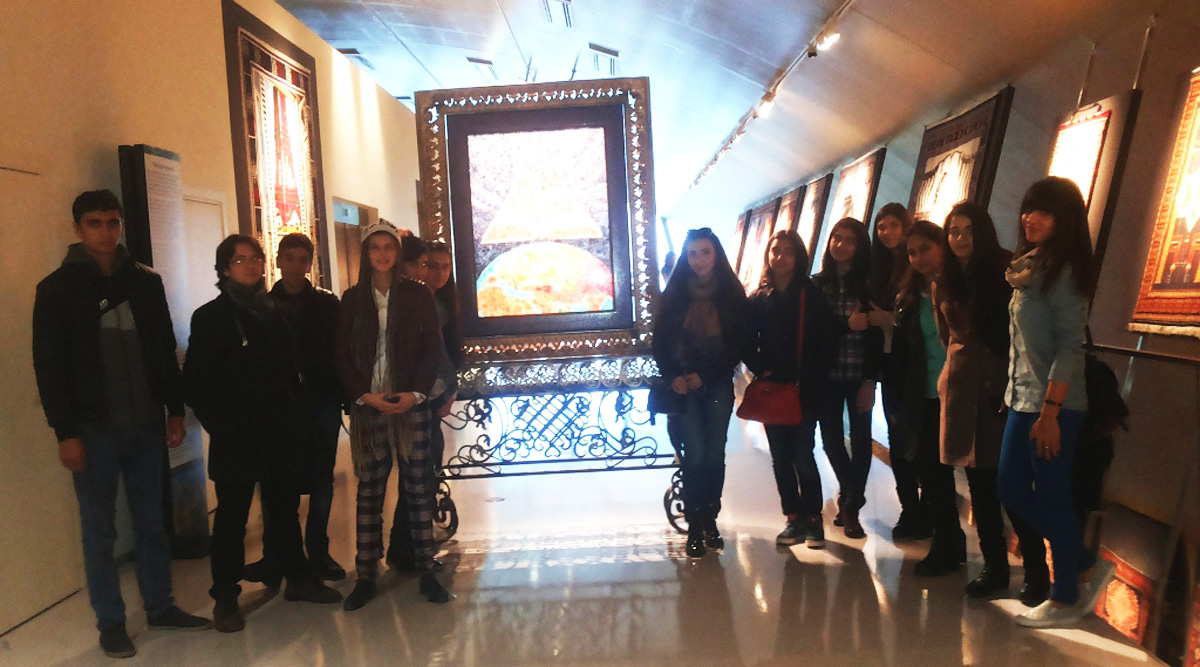 Члены творческого клуба "Созвездие" посетили Музей ковра (ФОТО)