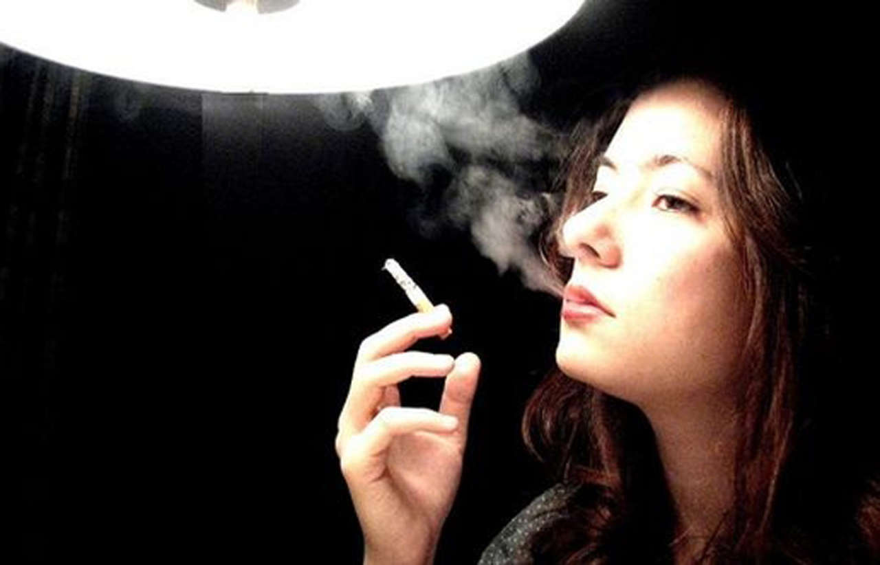 Курящие родители являются причиной подросткового курения