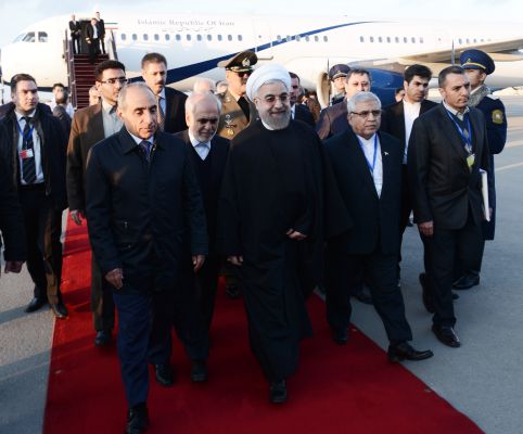Президент Ирана прибыл с официальным визитом в Баку