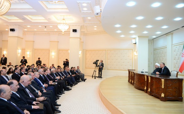 Azerbaijani, Iranian presidents hold one-on-one meeting (PHOTO)