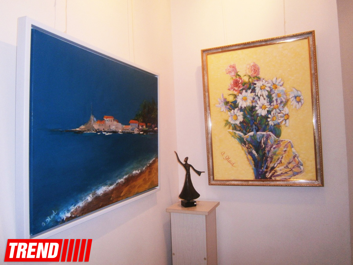 В Баку открылась выставка российской художницы Ольги Гладковой (ФОТО)