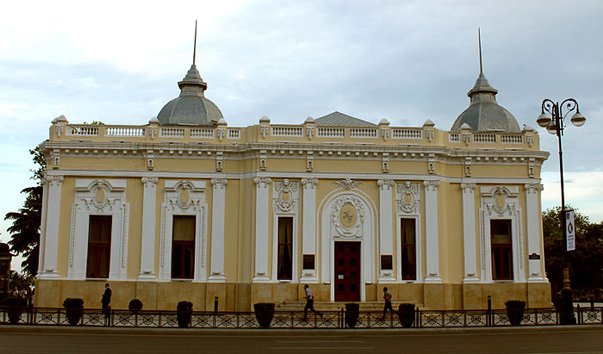 Театр "Yuğ" будет функционировать в здании Азербайджанского кукольного театра