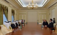 Azerbaijani president receives UAE Minister of Economy