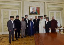 Президент Азербайджана принял членов Высшего религиозного совета кавказских народов
