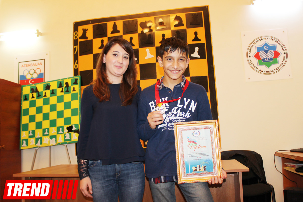 В Баку прошли соревнования среди школьников для получения шахматного разряда (ФОТО)