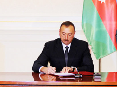Azerbaijani president appoints new head of State Flag Square