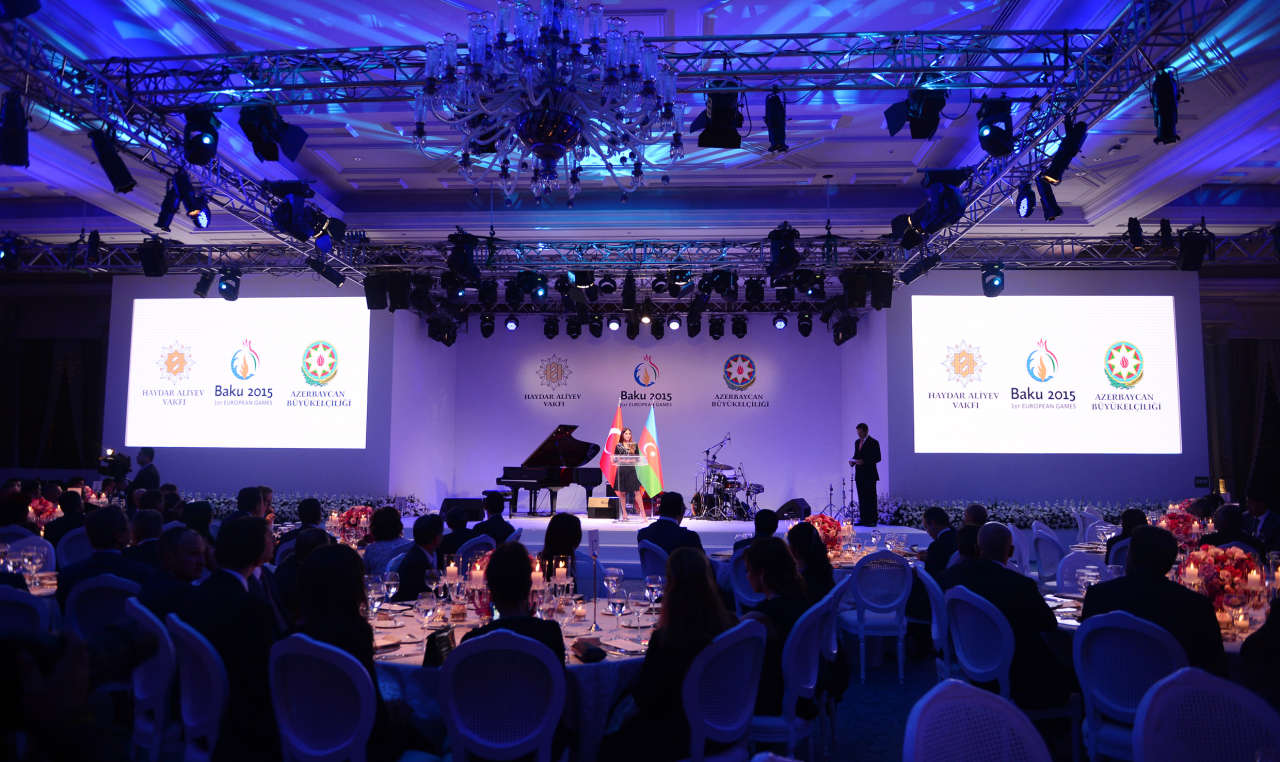 Azerbaijani first lady attends Baku 2015 European Games ceremony in Istanbul (PHOTO)