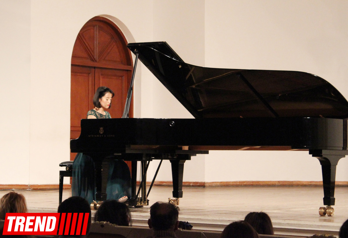 Вечер легендарного бакинца Мурада Кажлаева и японской пианистки Чисато Кусуноки в Филармонии (ФОТО)