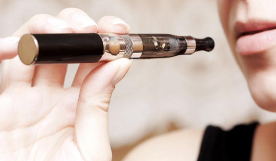 Ученые рассказали о вреде ароматизаторов для электронных сигарет