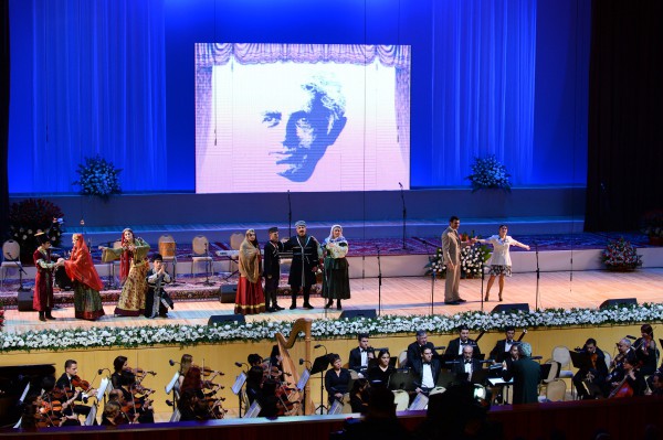 Отмечено 100-летие со дня рождения выдающегося писателя Ильяса Эфендиева (ФОТО)