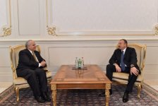Президент Азербайджана принял верительные грамоты новоназначенных послов ряда стран (версия 2)