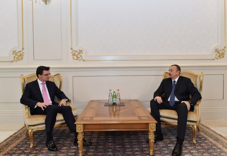 Президент Азербайджана принял верительные грамоты новоназначенных послов ряда стран (версия 2)