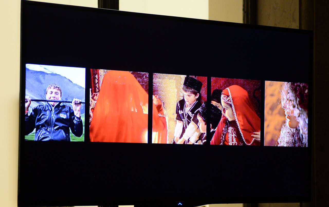 Первая леди Азербайджана Мехрибан Алиева и вице-президент Фонда Гейдара Алиева Лейла Алиева приняли участие в презентации фотовыставки Резы Дегати в Париже (ФОТО)