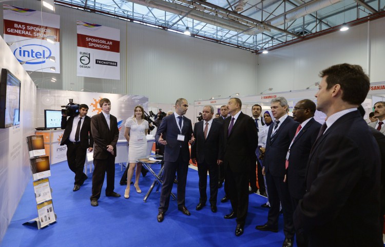 Президент Азербайджана принял участие в открытии выставки "Bakutel-2014"  (ФОТО)