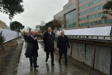 Azerbaijani president reviews construction at fountain and waterfall complex in Khatai
