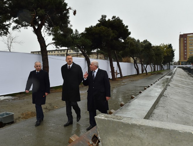 Azerbaijani president reviews construction at fountain and waterfall complex in Khatai