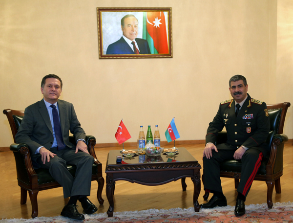 Азербайджан и Турция обсудили перспективы военного сотрудничества