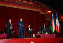 Первая леди Азербайджана Мехрибан Алиева наблюдала за товарищеской встречей азербайджанских и французских борцов в Париже (ФОТО)