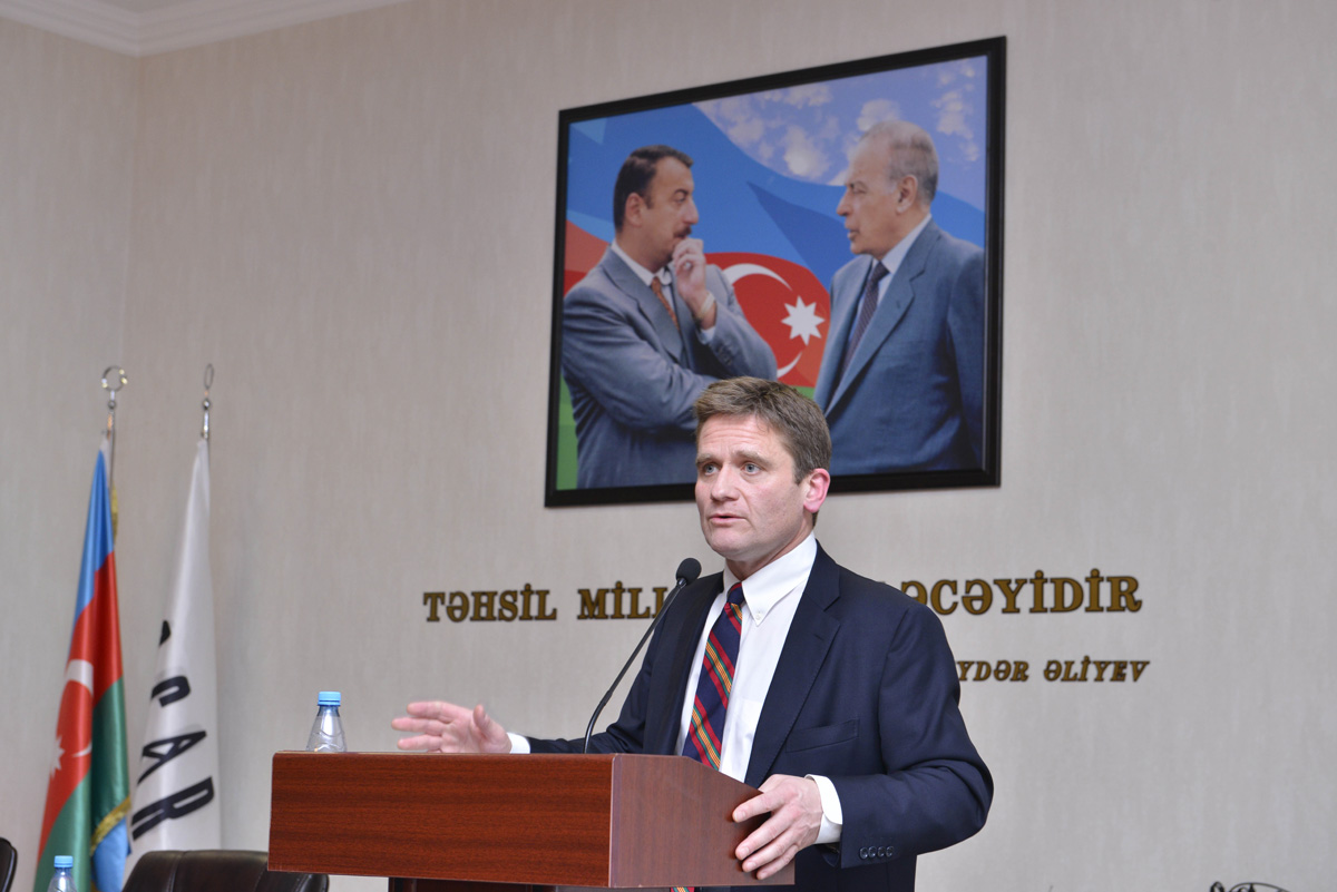 BP Regional President visits Baku Higher Oil School (PHOTO)