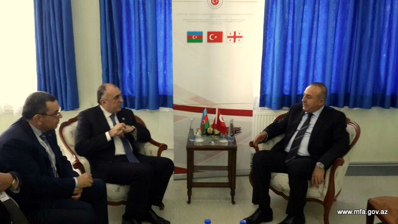 Azerbaijani, Turkish FMs meet in Kars