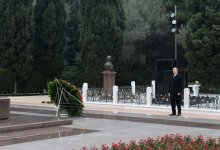 Prezident İlham Əliyev və xanımı ümummilli lider Heydər Əliyevin məzarını ziyarət ediblər (ƏLAVƏ OLUNUB) (FOTO)