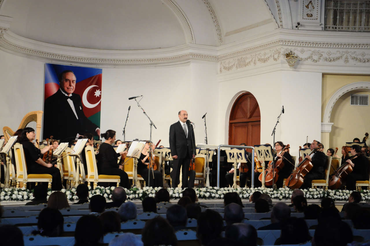 В Азербайджанской филармонии почтили память общенационального лидера Гейдара Алиева (ФОТО)