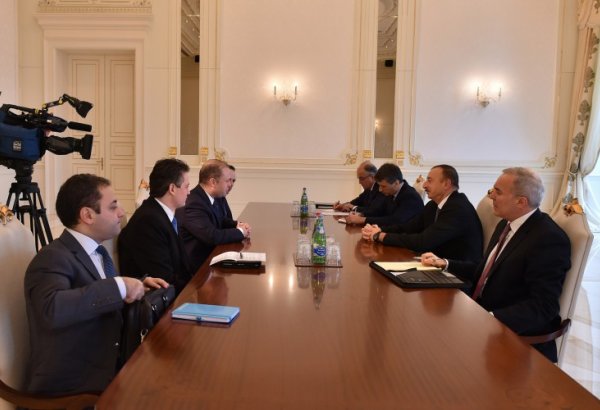 Президент Азербайджана принял делегацию во главе с премьером Мальты