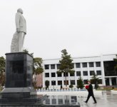 Prezident İlham Əliyev Sabirabadda ulu öndər Heydər Əliyevin abidəsini ziyarət edib (FOTO)
