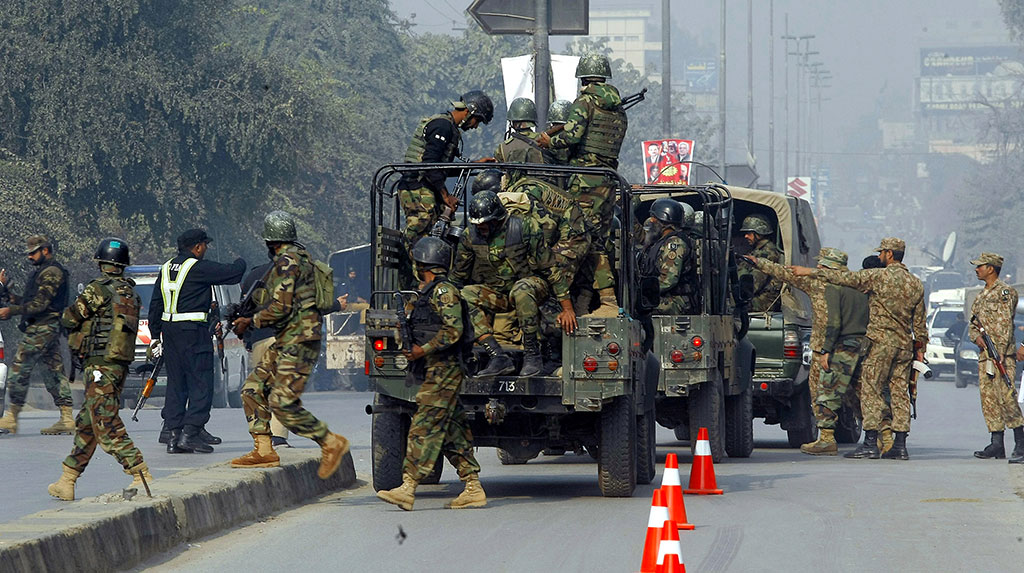 2 soldiers, terrorist killed in northwestern Pakistan's clash