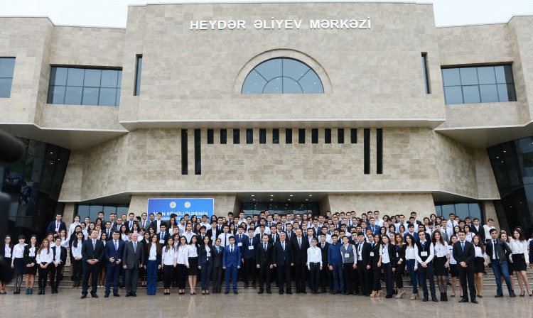 Azerbaijani president attends first All-Republican Forum of ASAN Volunteers (PHOTO)