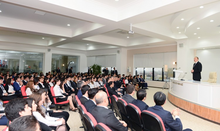 Azerbaijani president attends first All-Republican Forum of ASAN Volunteers (PHOTO)