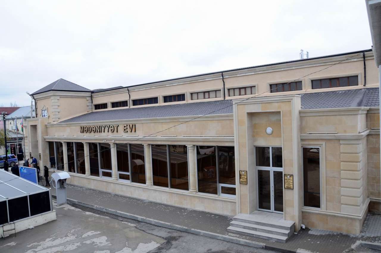 После капремонта открылся Дом культуры Бинагадинского района Баку (ФОТО)