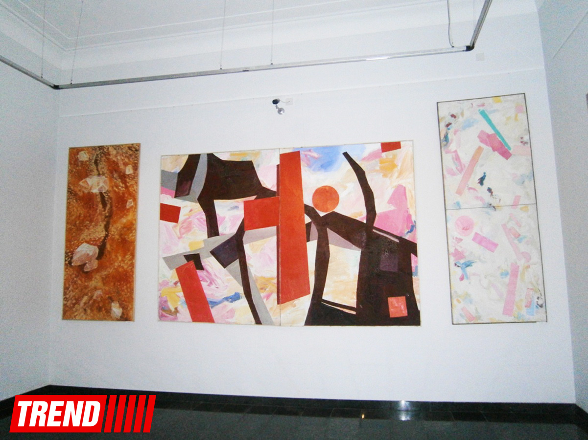 В Баку открылась выставка абстрактных работ  Дарвина Велибекова "Ретроспектива" (ФОТО)