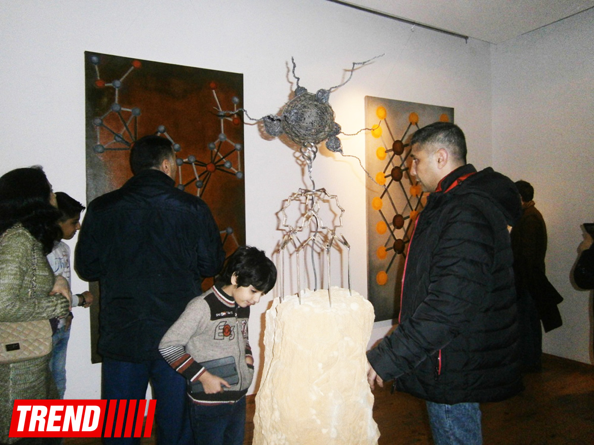 "Эволюция традиций" в Баку: тандем традиционной и современной школ искусств (ФОТО)
