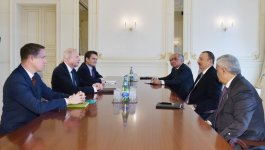 Azerbaijani president receives BP Group Chief Executive (PHOTO)