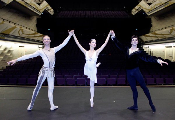 Азербайджанские танцоры с успехом выступили на "Рождественском гала-концерте звезд балета" в Латвии