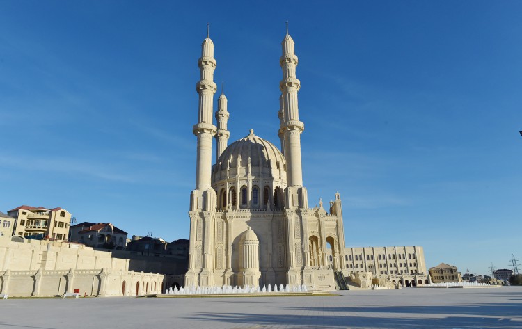 Unity Prayer in Baku’s Heydar Mosque (VIDEO)