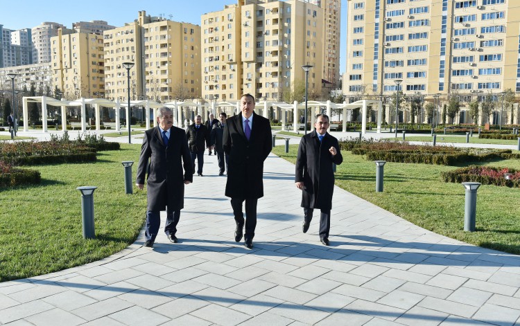 Президент Ильхам Алиев принял участие в открытии парка "Ясамал" в Баку (ФОТО)