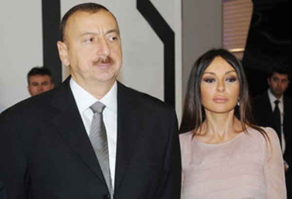 Azerbaycan Cumhurbaşkanı ve eşi Hocalı faciasının anımına katıldı